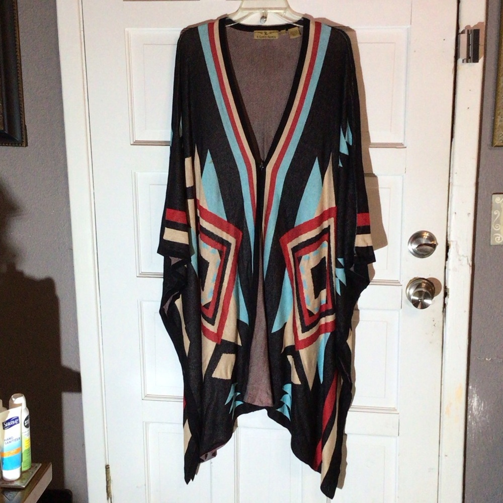 R Cinco Ranch Geometric Patterned Poncho